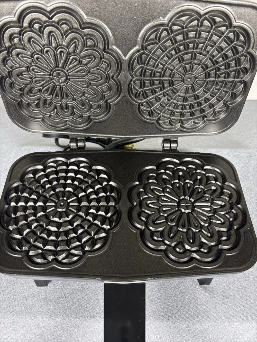 Vitantonio Pizzelle Chef Model 300 Italian Waffle Cookie Maker Iron